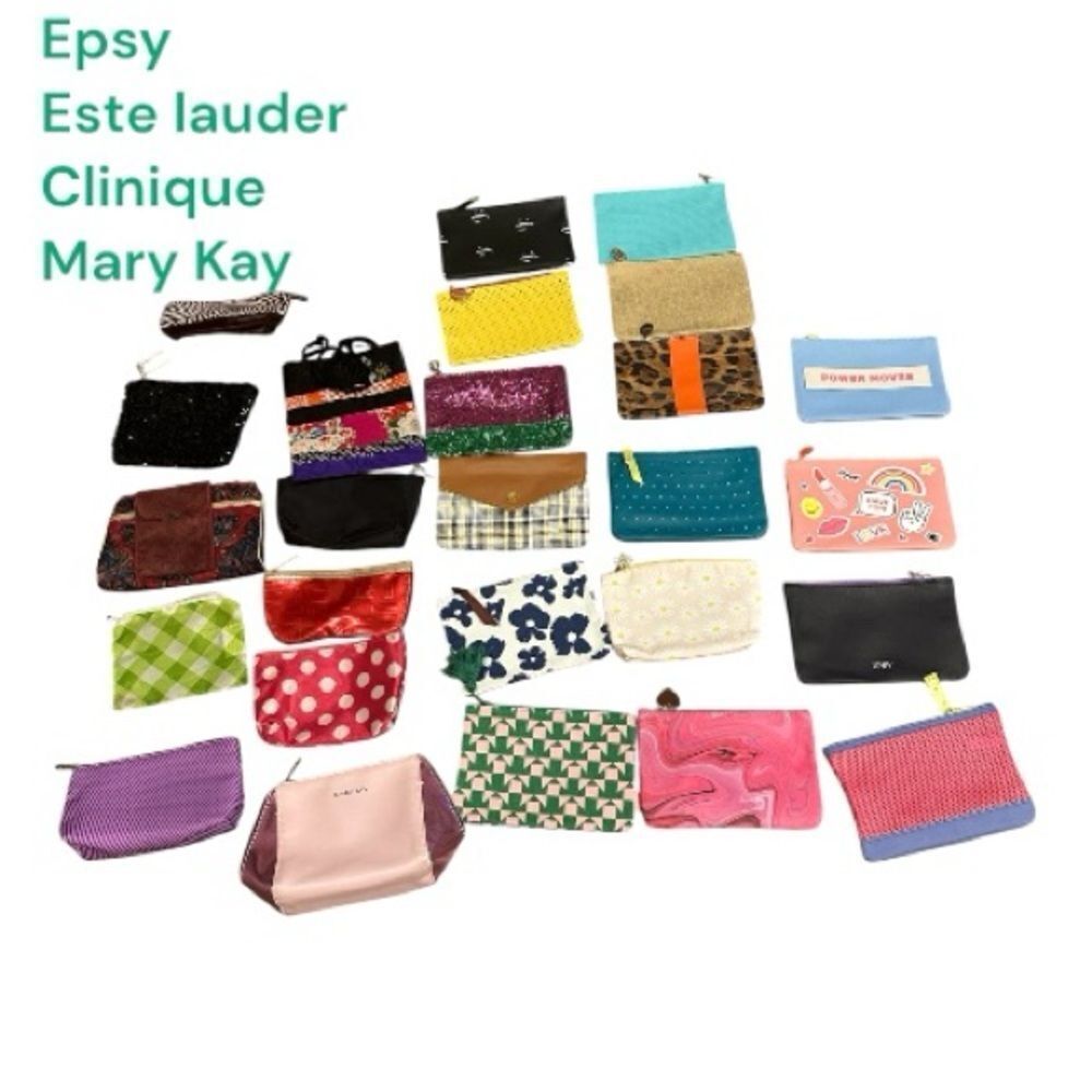 Bag mini’s Ipsy, Mary Kay ect bundle mini, coin, excellent condition 26 total